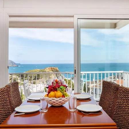 Graciosa Rojo By Interhome يانكا